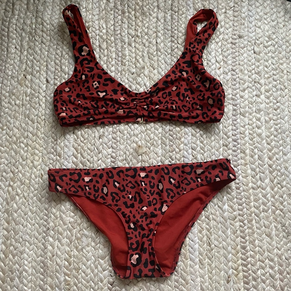 Hollister swim maroon cheetah print bikini
set top size medium bottom size large